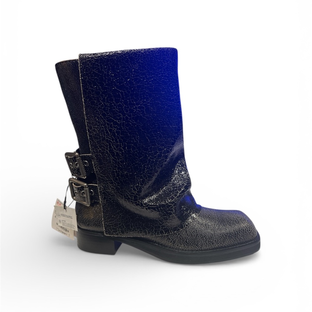 These are the Zara Buckled Gaiter Leather Ankle Boots. Two buckle on side 39